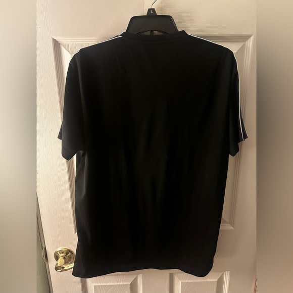 WORN ONCE - Authentic Givenchy Men’s T Shirt - Picture 6 of 8